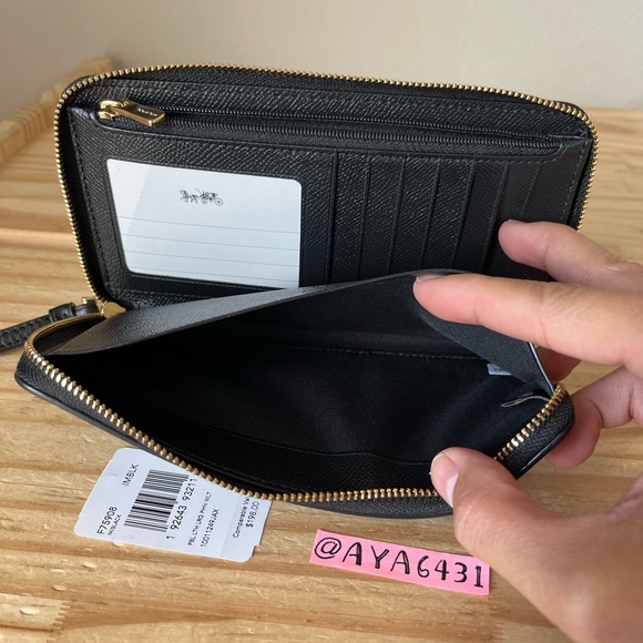 Coach Wallet🎈🎈 - Picture 7 of 8